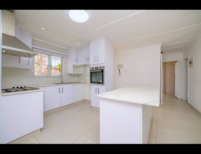 2 BEDROOM SIMPLEX FOR SALE IN SHERWOOD